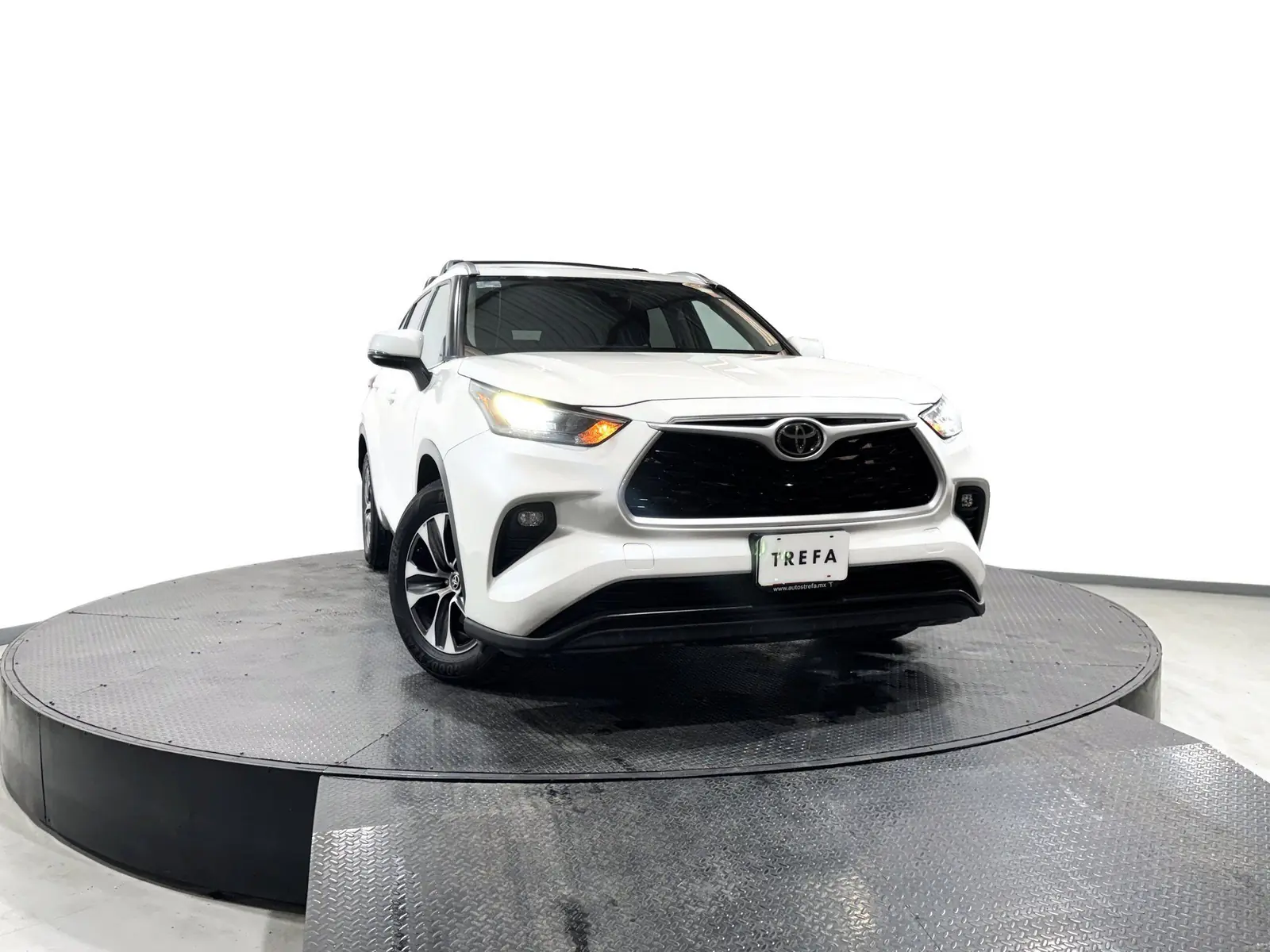 Toyota Highlander XLE 2021