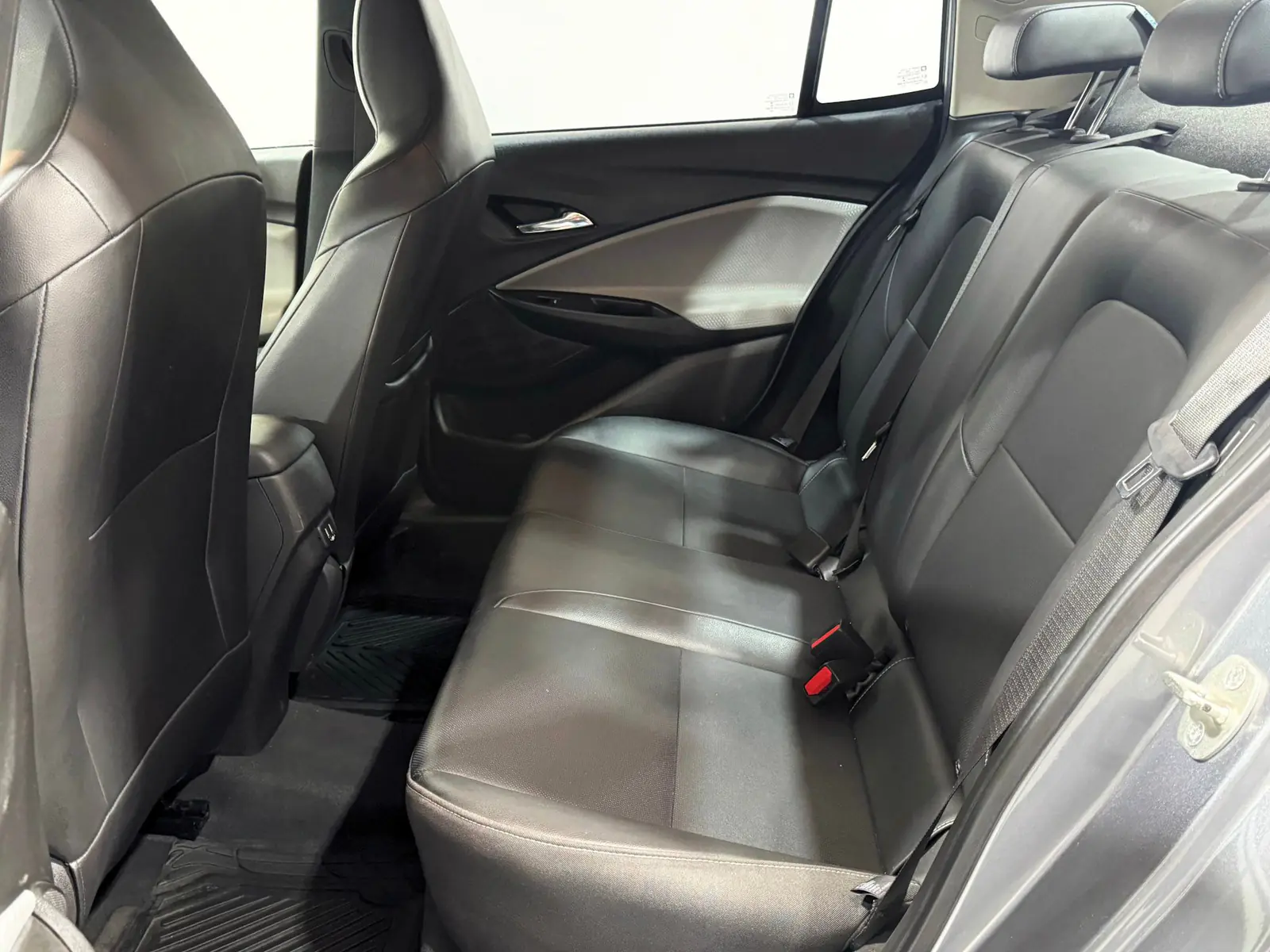 Chevrolet Onix 2021 · foto 11 de 17