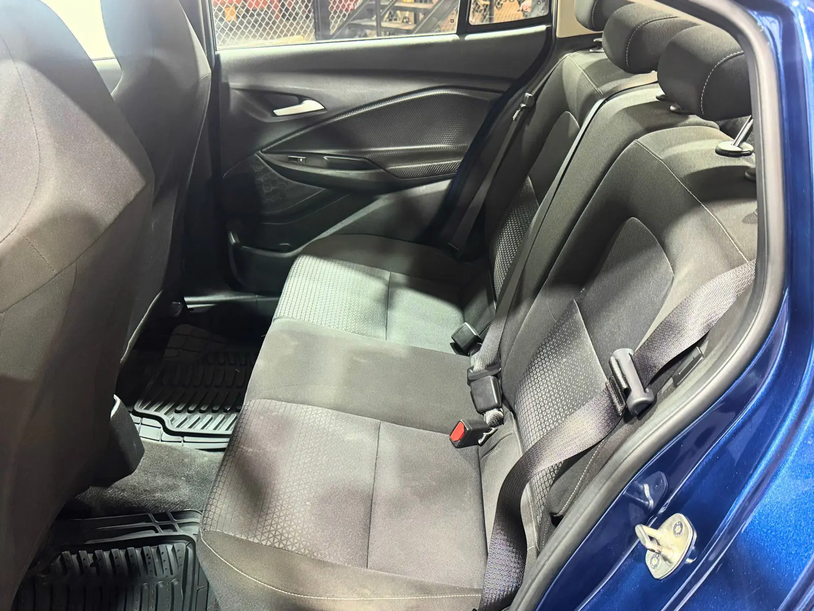 Chevrolet Onix 2023 · foto 11 de 18