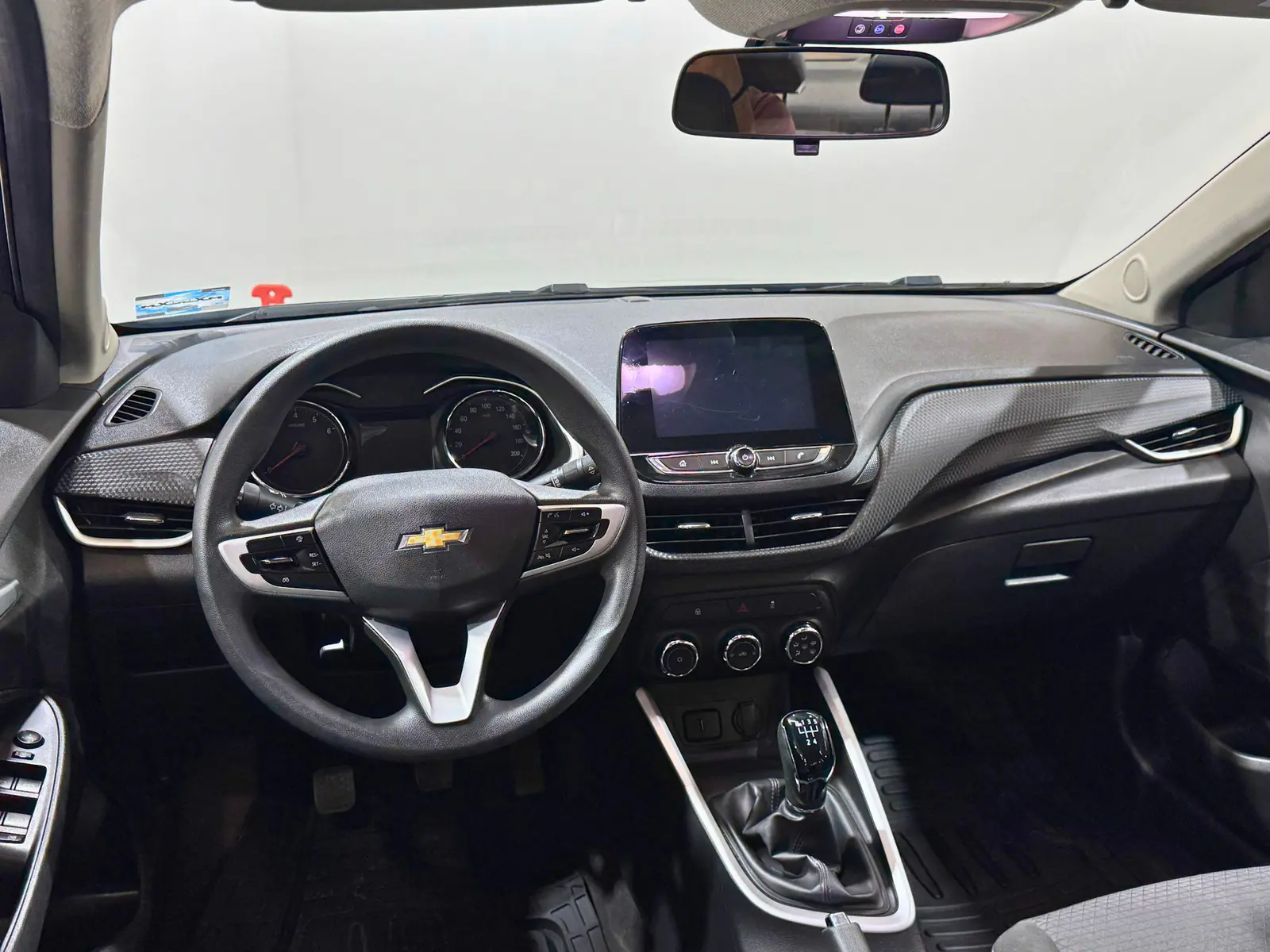 Chevrolet Onix 2023 · foto 14 de 18