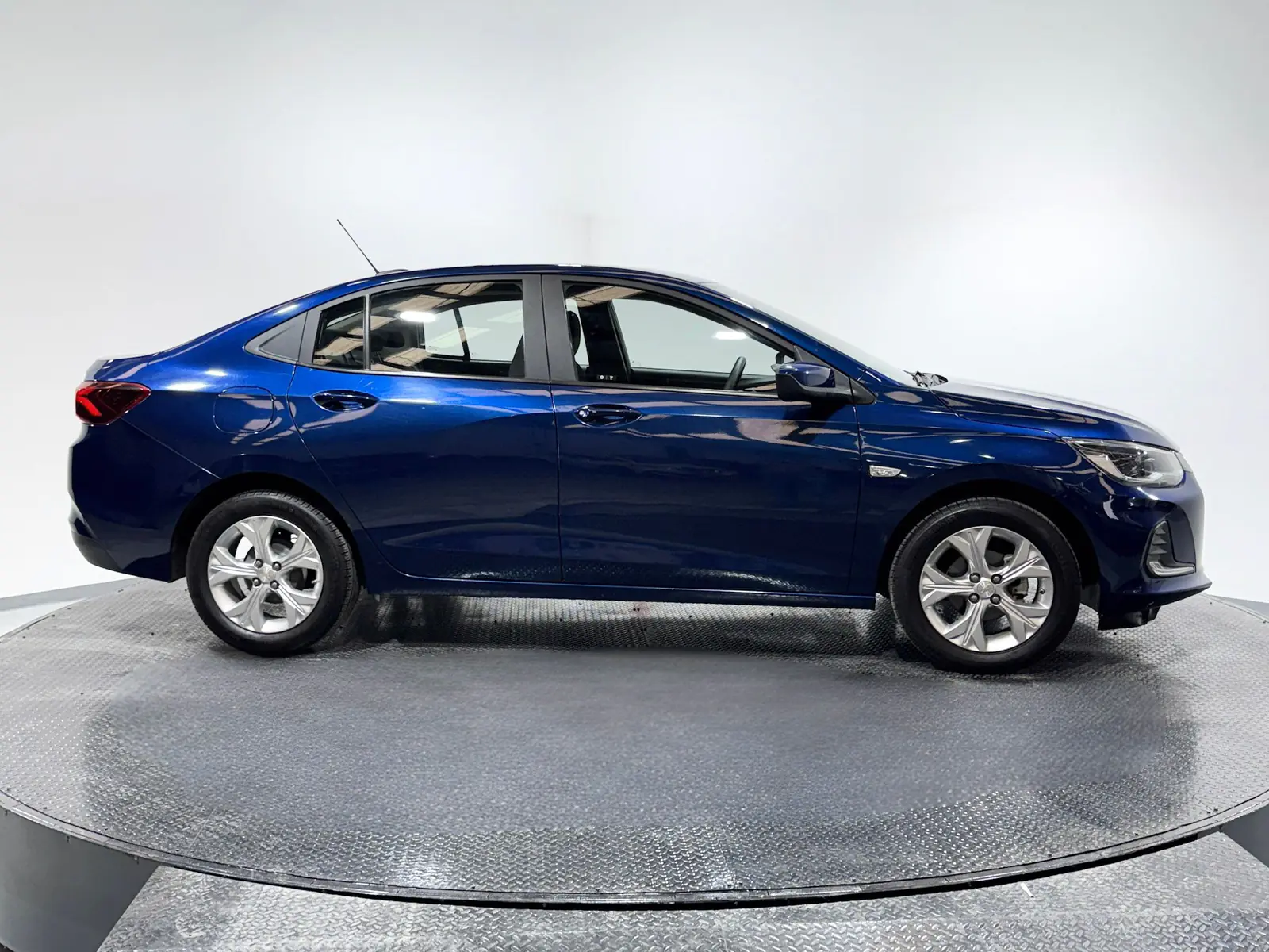 Chevrolet Onix 2023 · foto 2 de 18