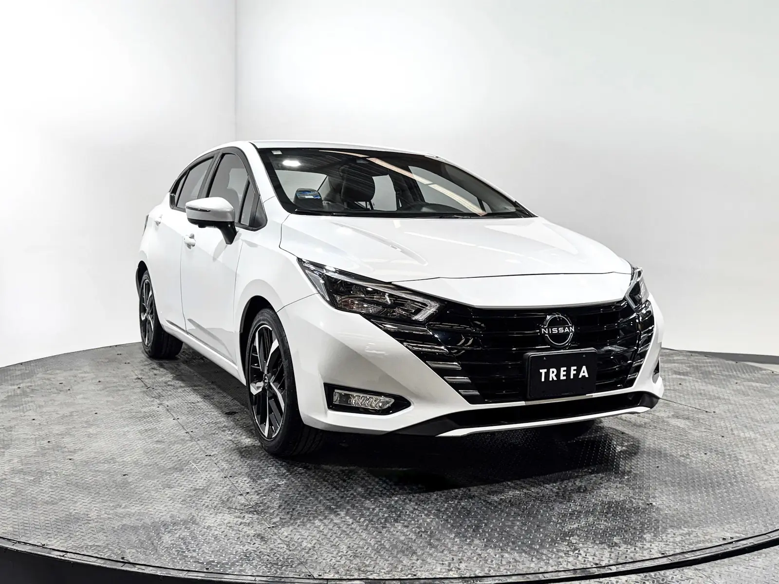 Nissan Versa 2023 · foto 5 de 19
