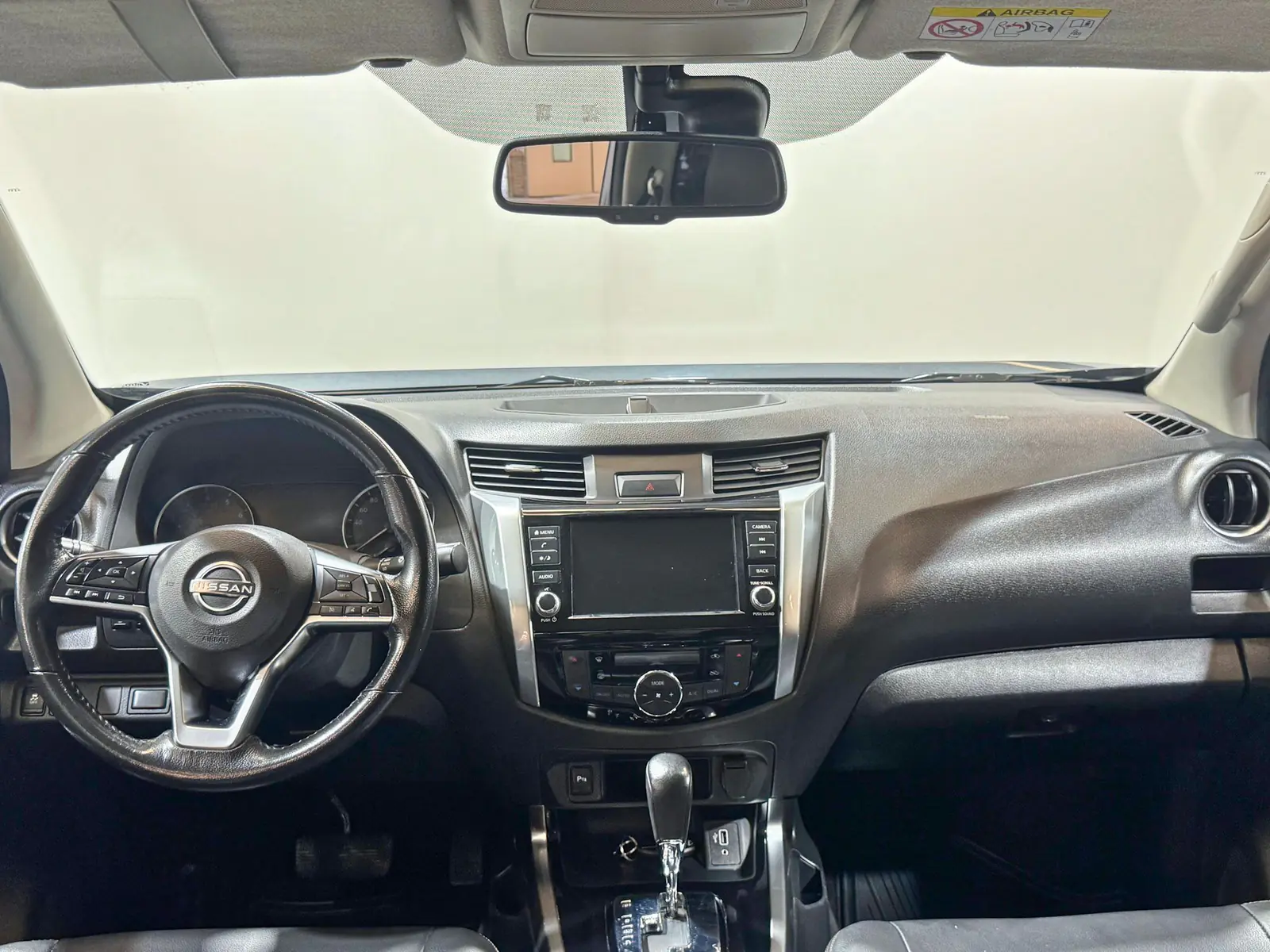 Nissan Frontier 2023 · foto 14 de 19