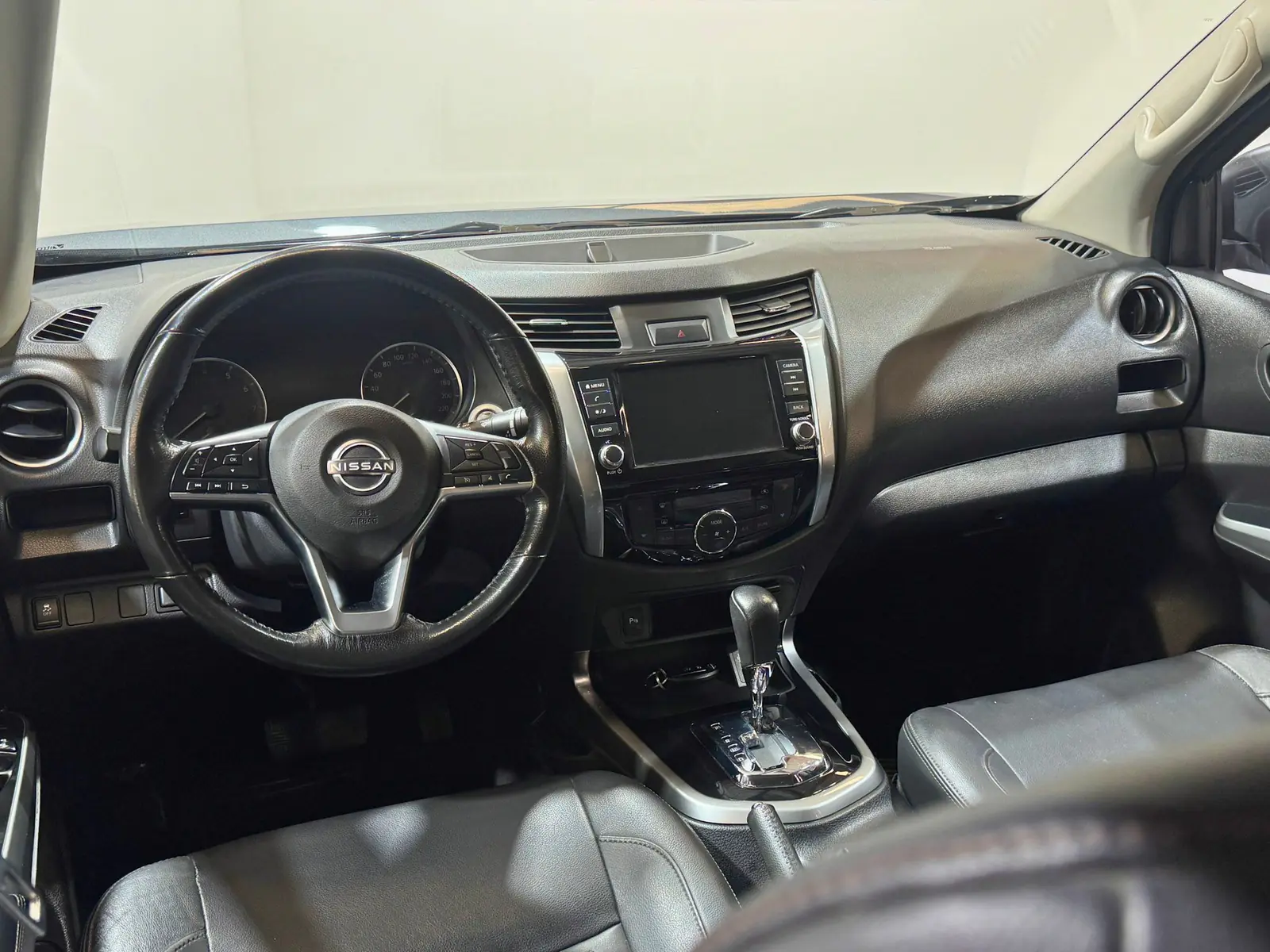 Nissan Frontier 2023 · foto 15 de 19