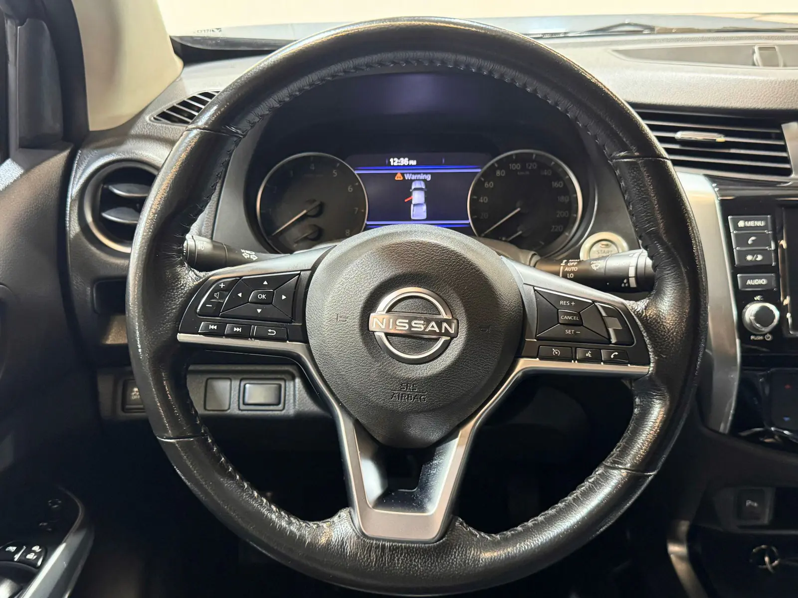 Nissan Frontier 2023 · foto 17 de 19