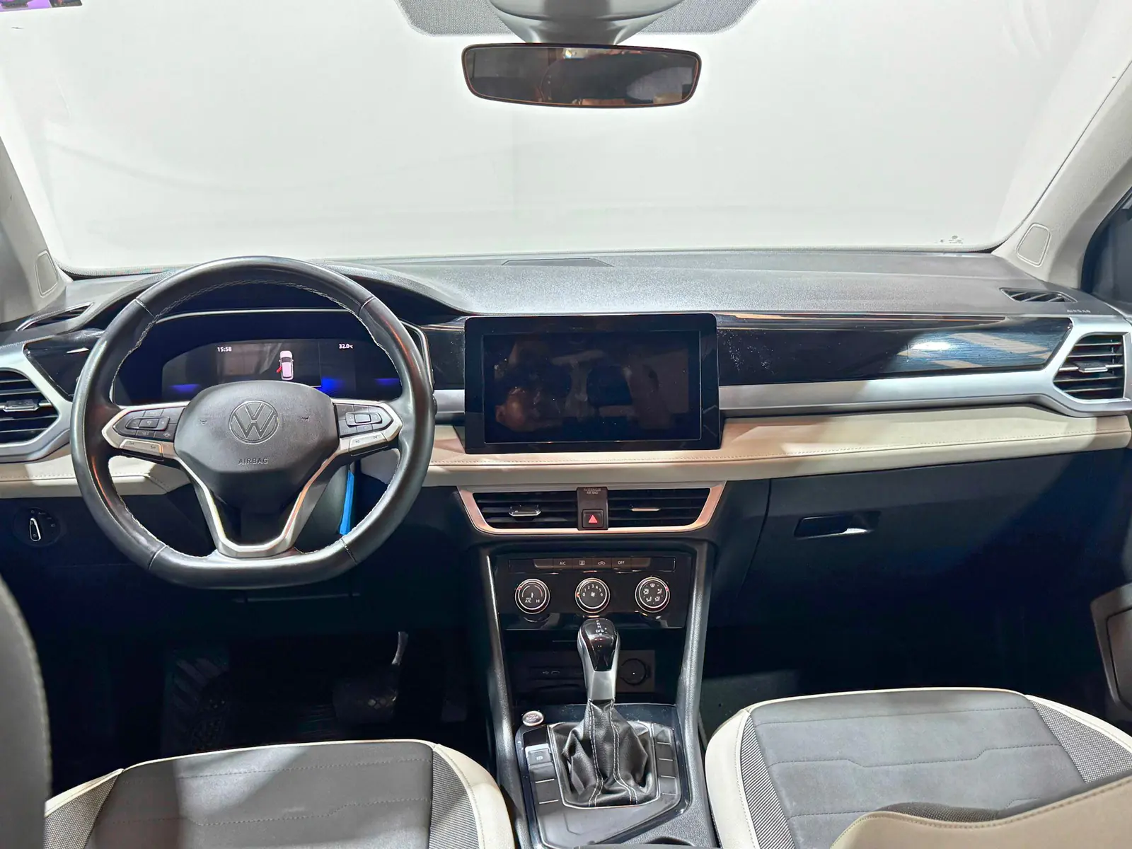 Volkswagen Taos 2025 · foto 14 de 19