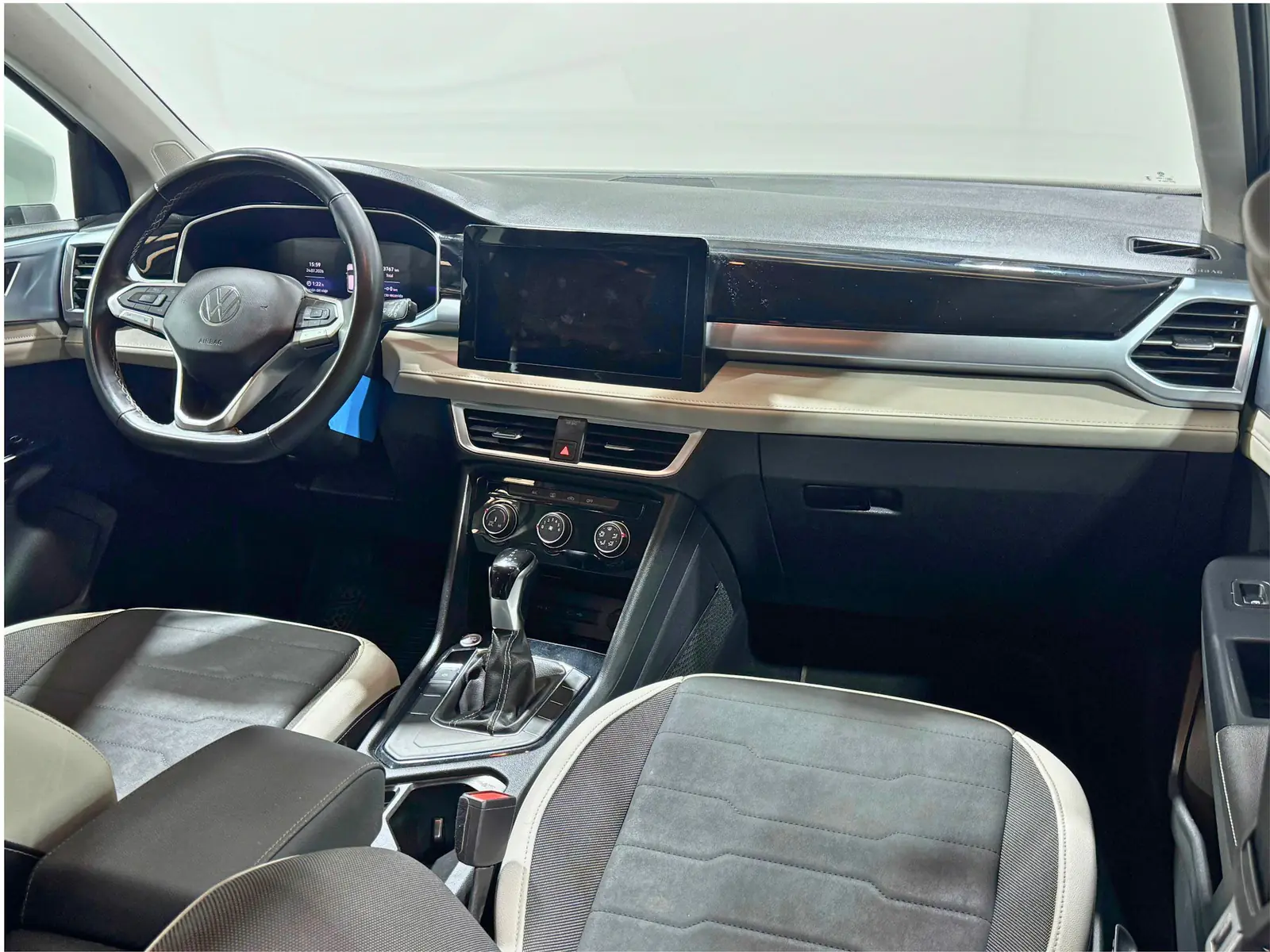 Volkswagen Taos 2025 · foto 16 de 19