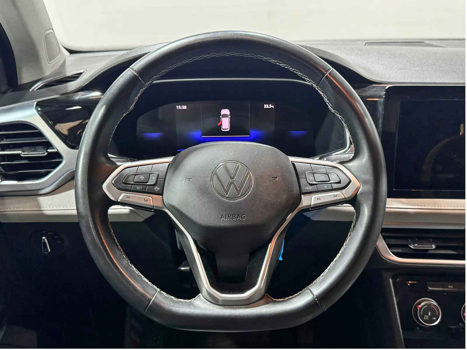 Volkswagen Taos 2025 · foto 17 de 19