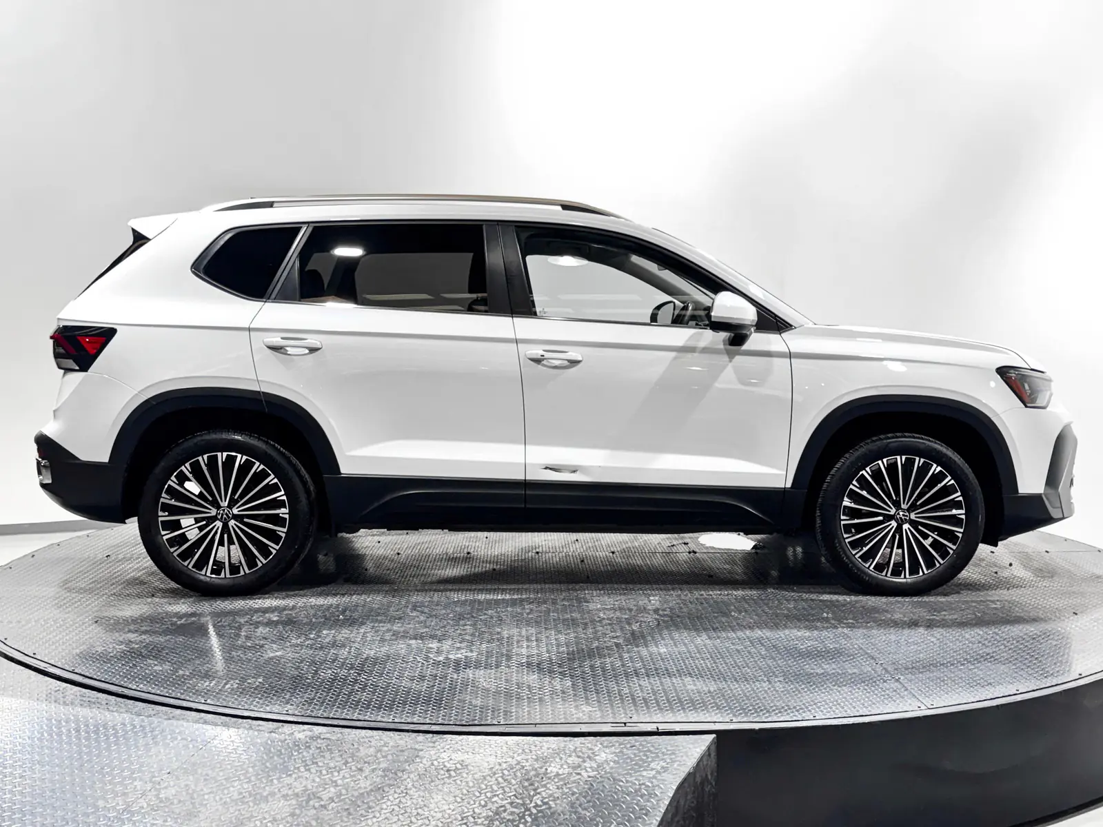 Volkswagen Taos 2025 · foto 2 de 19