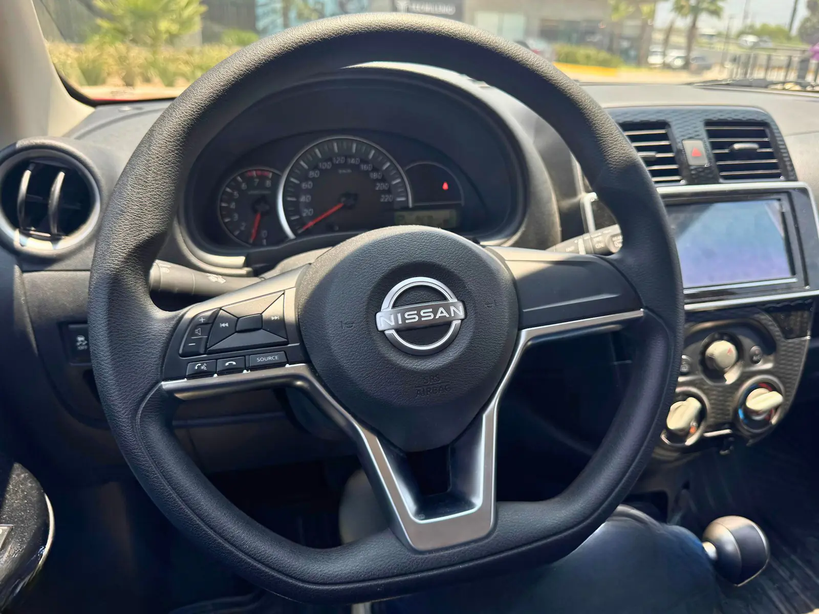 Nissan March 2025 · foto 16 de 18