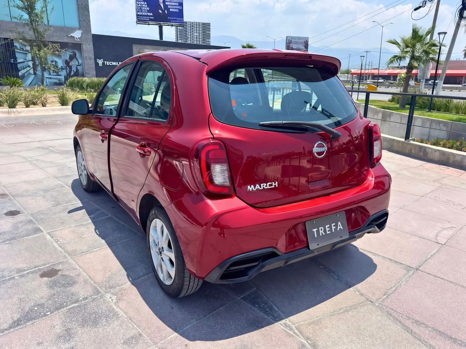 Nissan March 2025 · foto 8 de 18