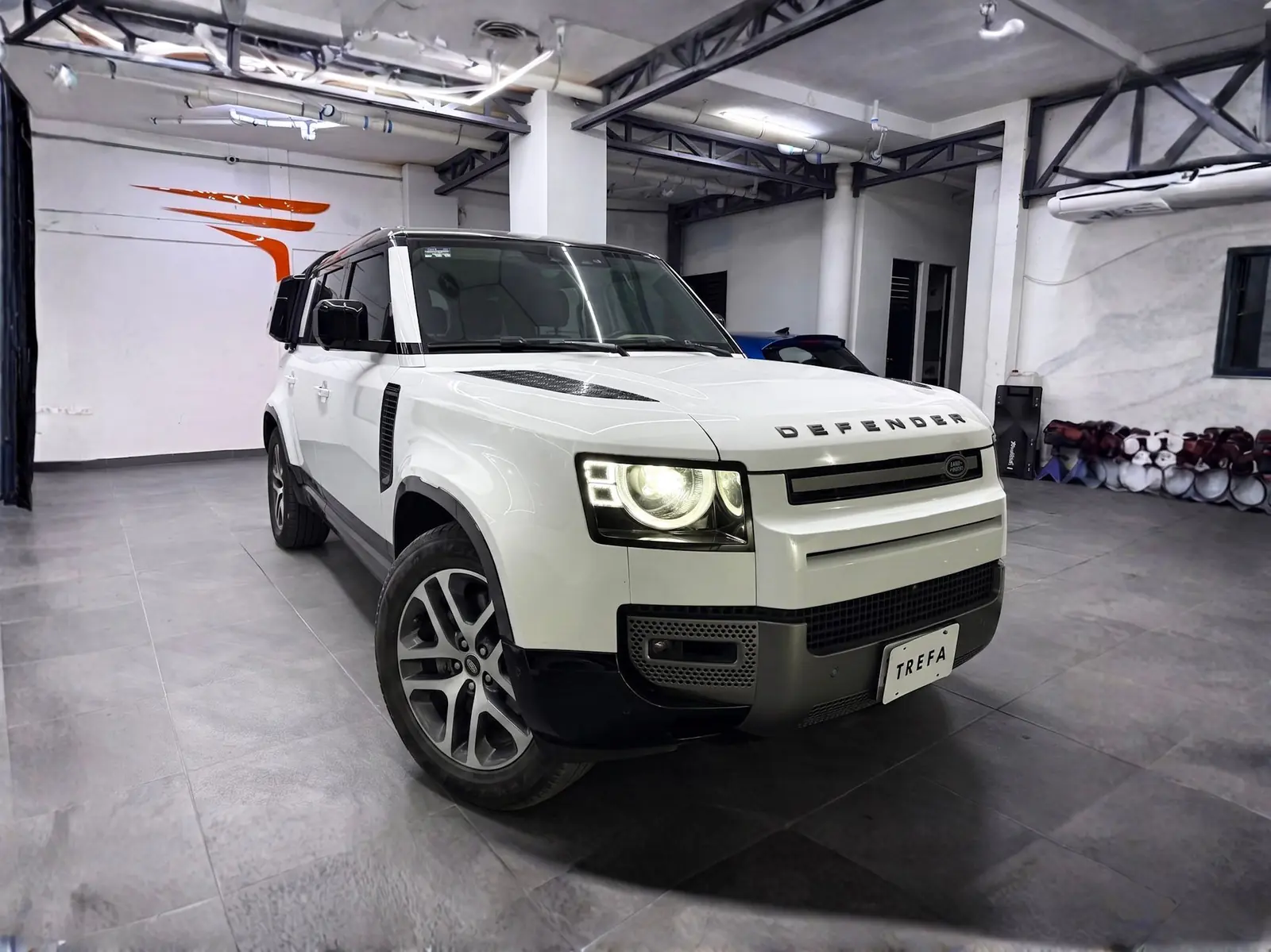 Land Rover Defender X-Dynamic SE 90 2024